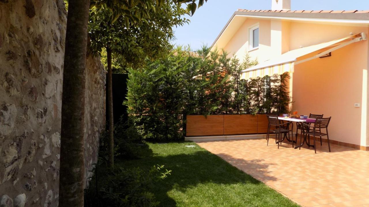 Millyholidays - Apartment Lilla - Center - Nearby Beach - Private Garden - Spa Pool Bardolino Exterior foto