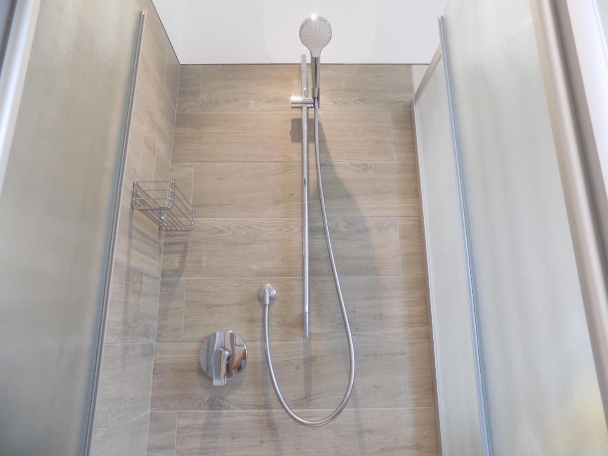 Millyholidays - Apartment Lilla - Center - Nearby Beach - Private Garden - Spa Pool Bardolino Exterior foto
