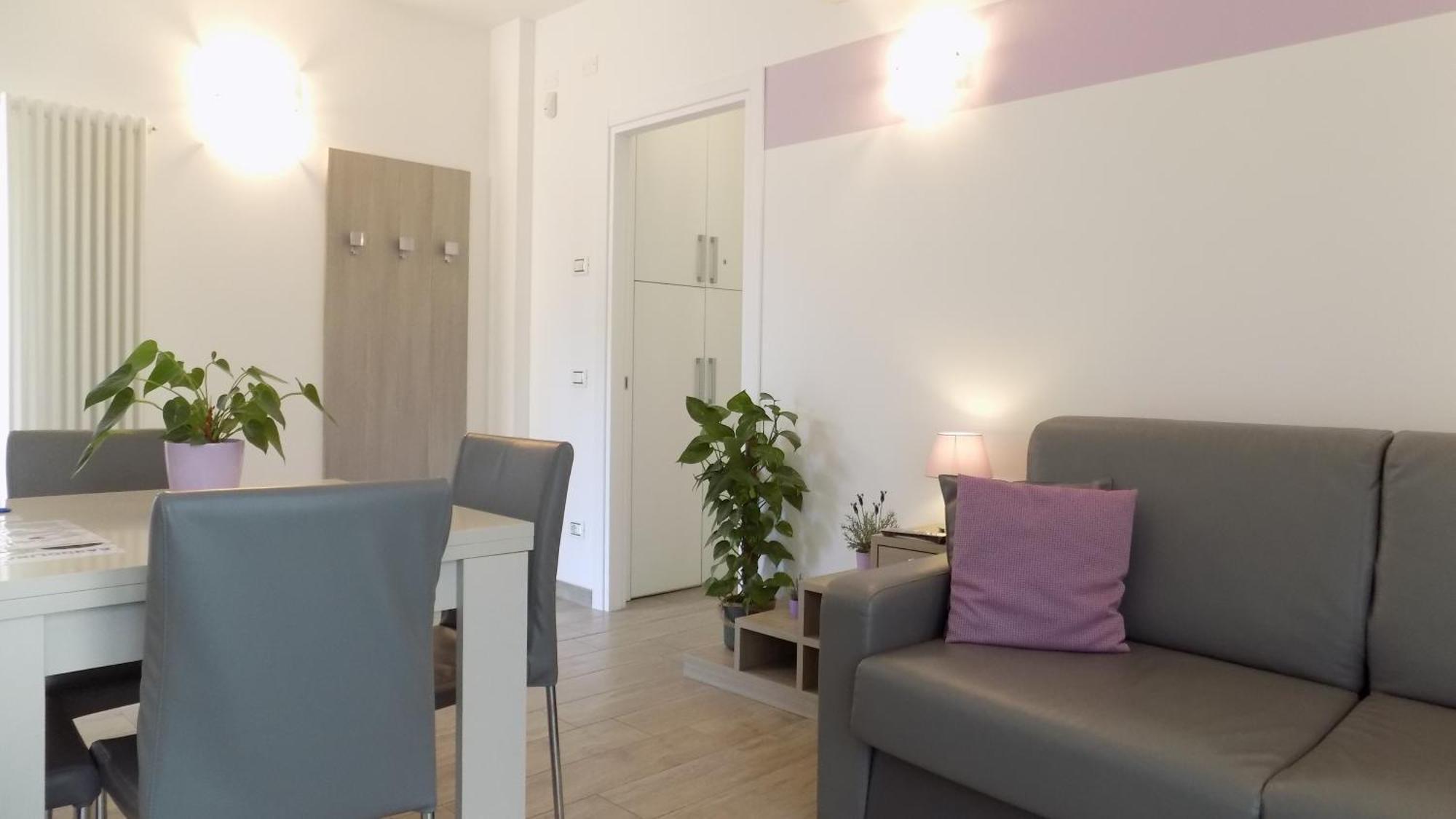 Millyholidays - Apartment Lilla - Center - Nearby Beach - Private Garden - Spa Pool Bardolino Exterior foto